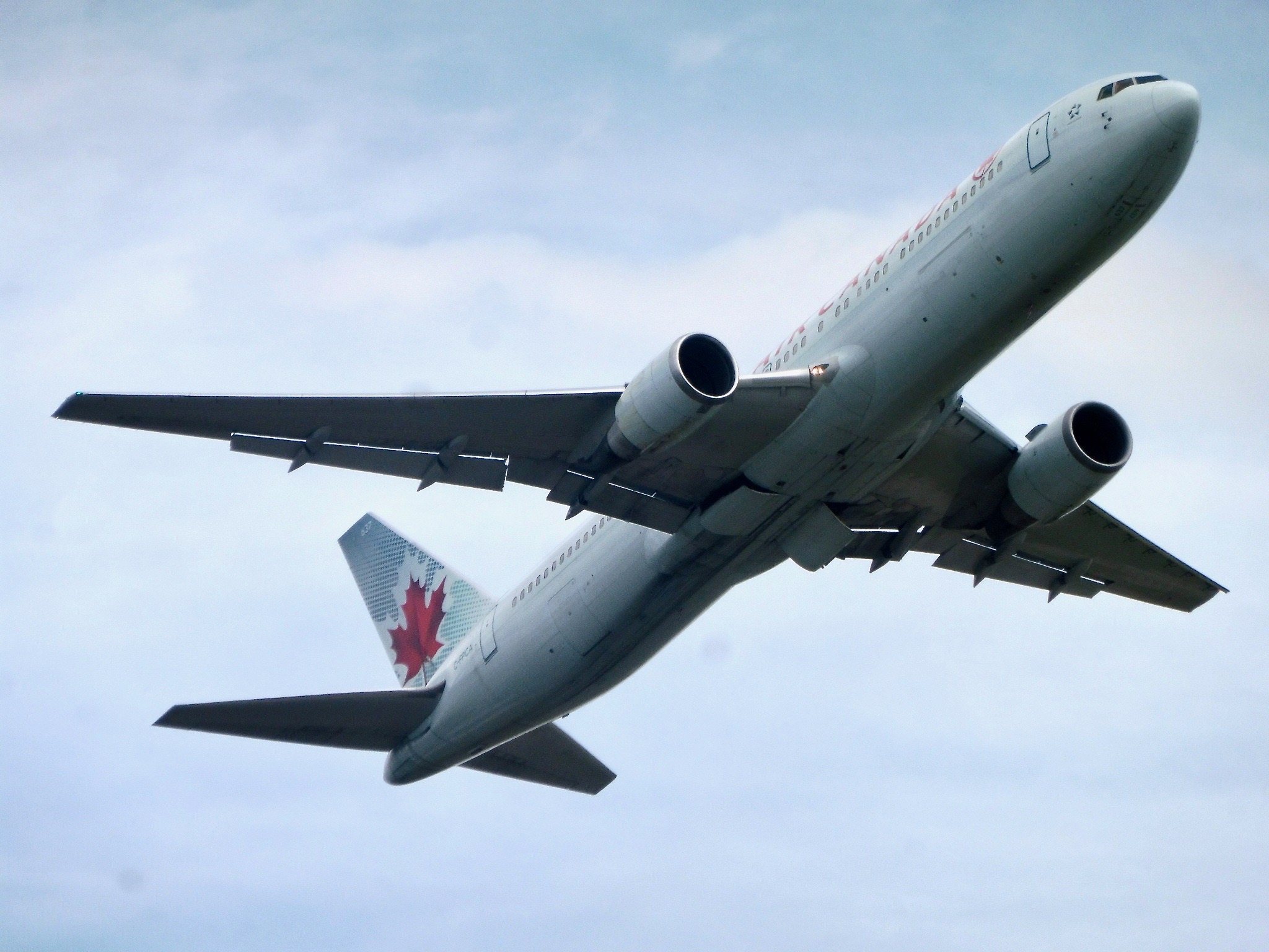 Full size: Air Canada Boeing 767-300 C-FPCA at Calgary International Airport